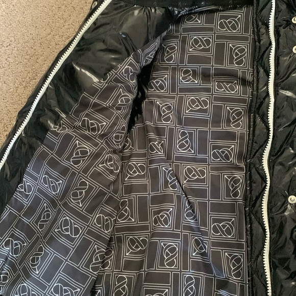 Hooded vest - Picture 4 of 4